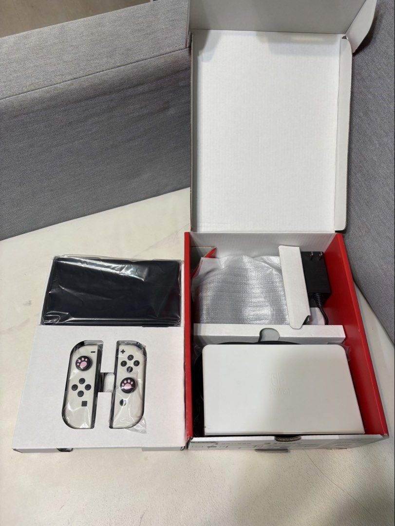 由 dale_tcx (刊登 ID 1458022771，圖片 3) 提交，位於 新北市 (New Taipei) 的 SWITCH OLED (類別：Nintendo 任天堂)，說明：⭐️歡迎相關3C產品買賣/貼換 ⭐️新北新莊可面交/7-11貨到付款 ⭐️先成交為主 可付訂金 ☎️➕Line速回：dale12x24 ❌不議價 。