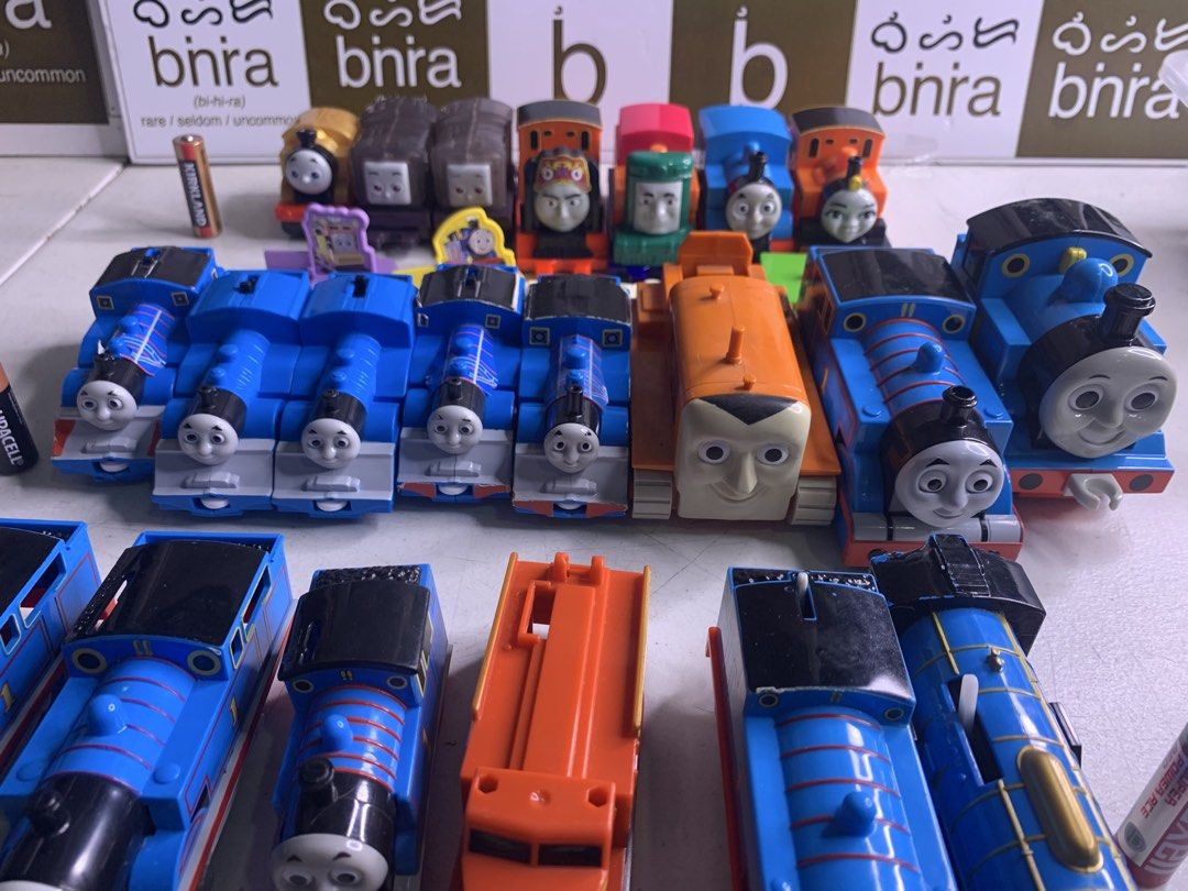 Thomas and Friends Bundle (Category: Vehicle & Diecast Models) located in Carmona. Submitted by bihira (Listing ID 1458025181, Image 3). Description: Thomas and Friends Bundle - WYSIWYG - As is condition / motorized thomas trains are not working - Assorted Thomas Trains - Free thomas puzzle (not sure if complete).