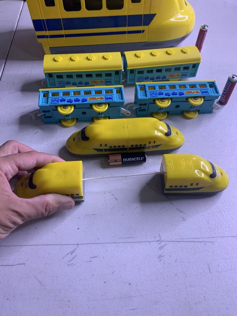 Tomy Train Carrier - with trains (Category: Vehicle & Diecast Models) located in Carmona. Submitted by bihira (Listing ID 1458024469, Image 2). Description: Tomy Train Carrier - with trains - WYSIWYG - As is / have signs of use - Train carrier is in good condition, no broken clips, no cracks.