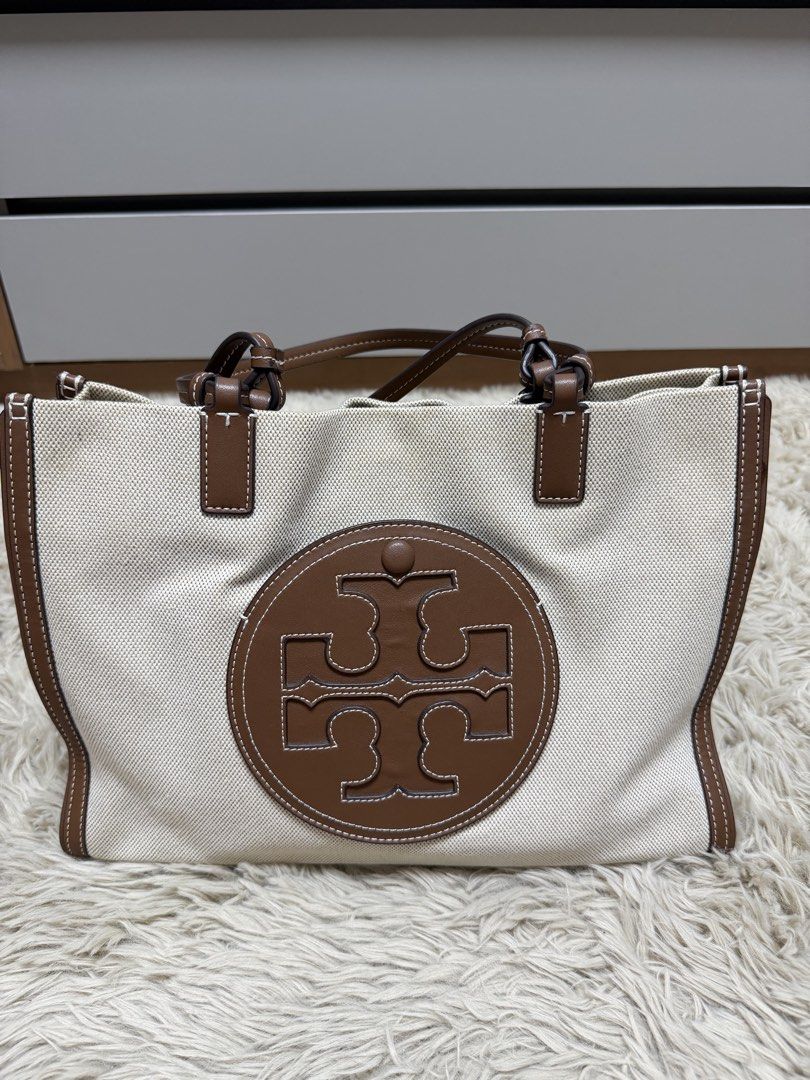 Tory burch hand bag (Category: Luxury Bags & Wallets) located in Pasig City. Submitted by jhajejish (Listing ID 1457916454, Image 1). Description: .