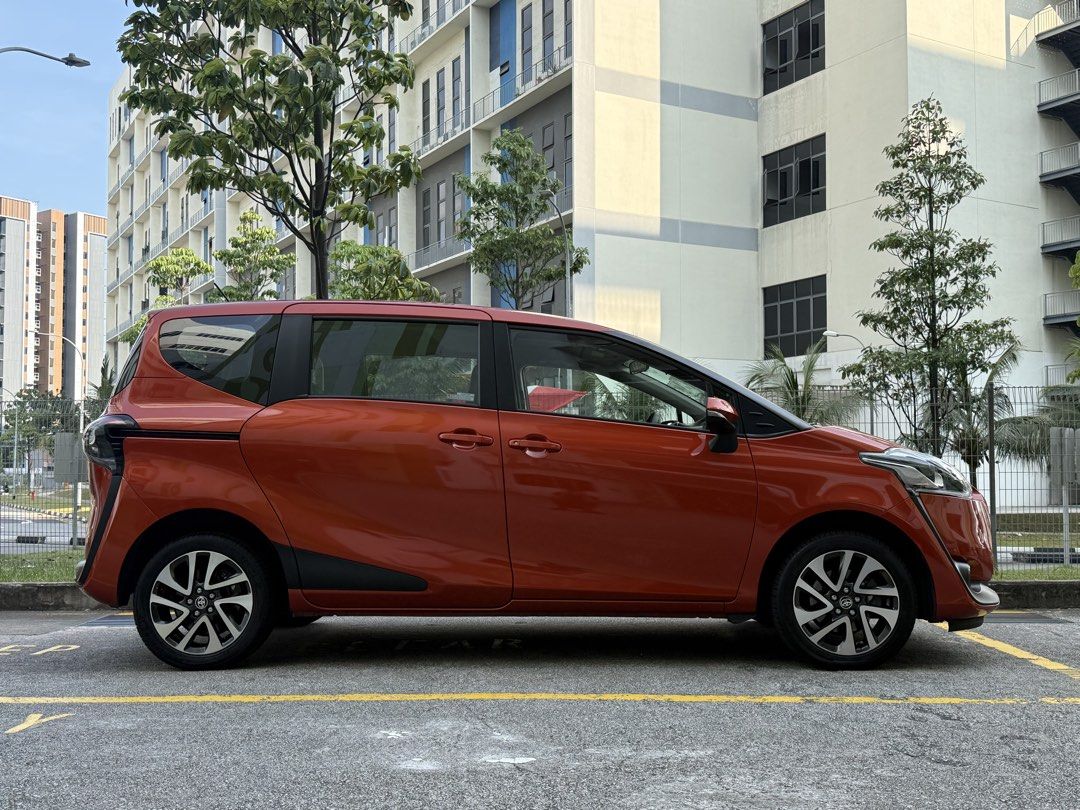 Toyota Sienta 1.5 Elegance Auto (Category: Used Cars) located in Singapore. Submitted by visionmotoringsg (Listing ID 1458020315, Image 3). Description: Rare agent unit with genuine low mileage with receipts to prove! We do all types of loan that will definitely suit everyone! Contact our sales team before it’s gone..