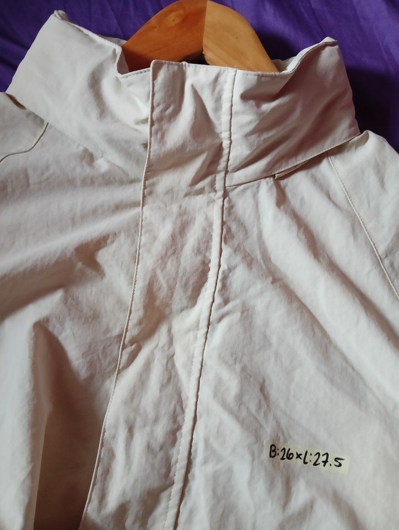 UNIQLO Men's Stand Collar Blouson (Category: Coats, Jackets and Outerwear) located in Basista. Submitted by purpleens_shop (Listing ID 1457970409, Image 3). Description: .
