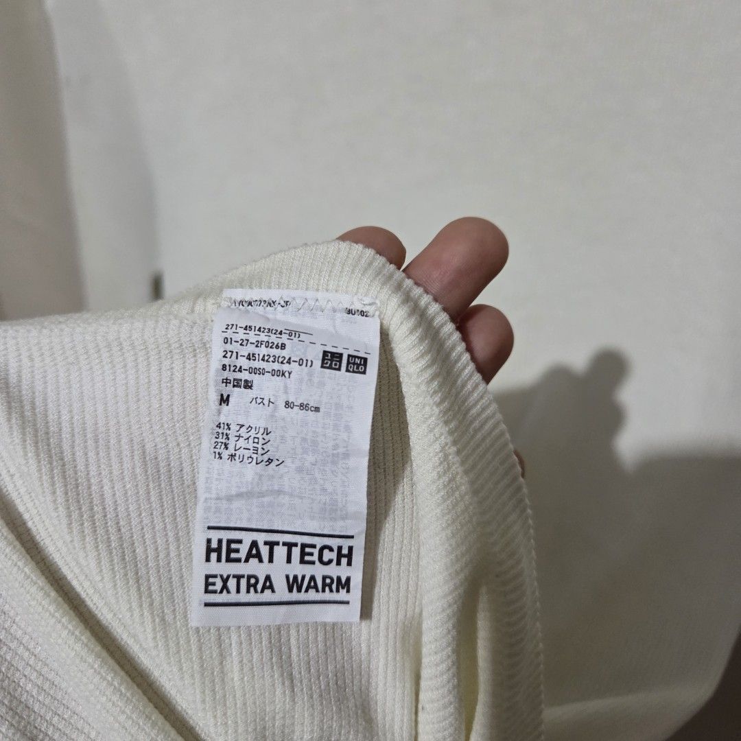 UNIQLO RIBBED HEATTECH EXTRAWARM - M (Category: Longsleeves) located in Santiago. Submitted by fromboxes (Listing ID 1458040925, Image 2). Description: 9/10 Ships thru J&T Isabela North Luzon Shipping Nationwide No rush shipping 😊😊.