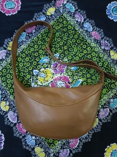 (Category: ) located in . Submitted by azizahthriftshop (Listing ID 1457979625, Image 1). Description: .