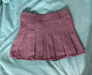 (Category: ) located in . Submitted by hanwardrobe (Listing ID 1458035203, Image 1). Description: .