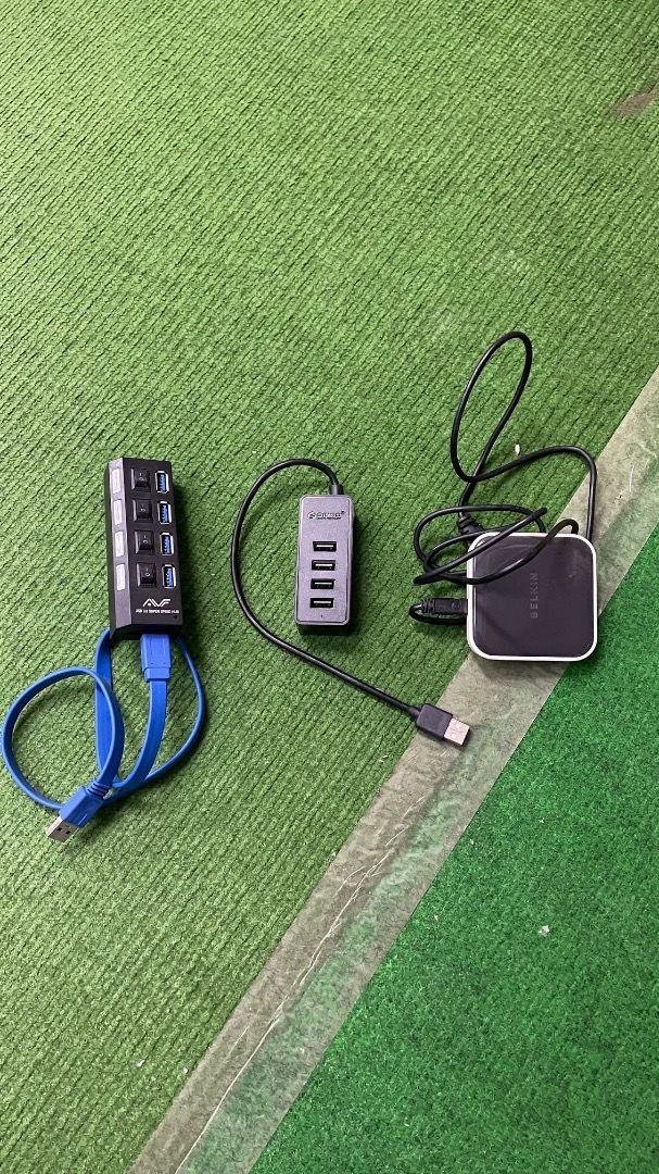 USB Splitters (Category: Other Accessories) located in Kuala Lumpur. Submitted by andriiust5 (Listing ID 1457981632, Image 1). Description: - 4-ports/6-ports USB hub - Price mentioned is for all 3 splitters - all 3 in working condition .