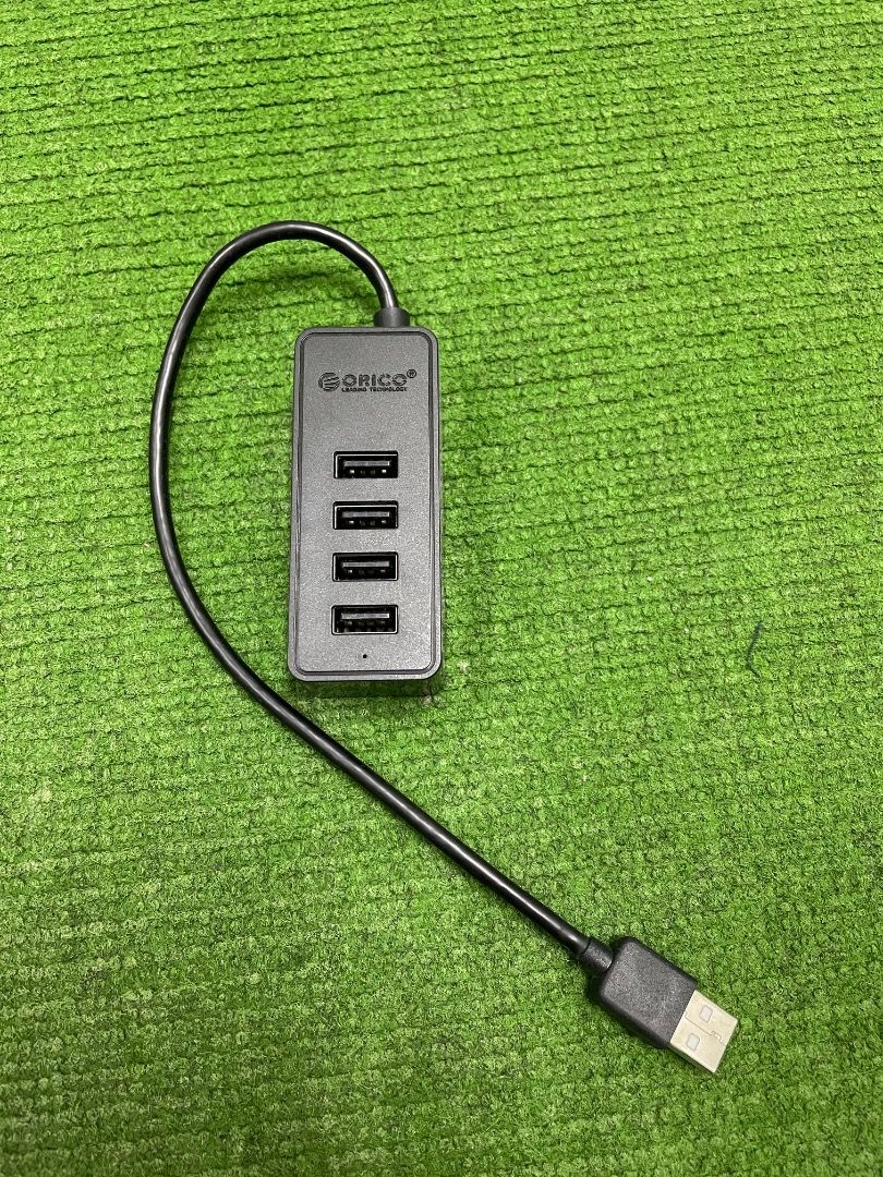 USB Splitters (Category: Other Accessories) located in Kuala Lumpur. Submitted by andriiust5 (Listing ID 1457981632, Image 3). Description: - 4-ports/6-ports USB hub - Price mentioned is for all 3 splitters - all 3 in working condition .