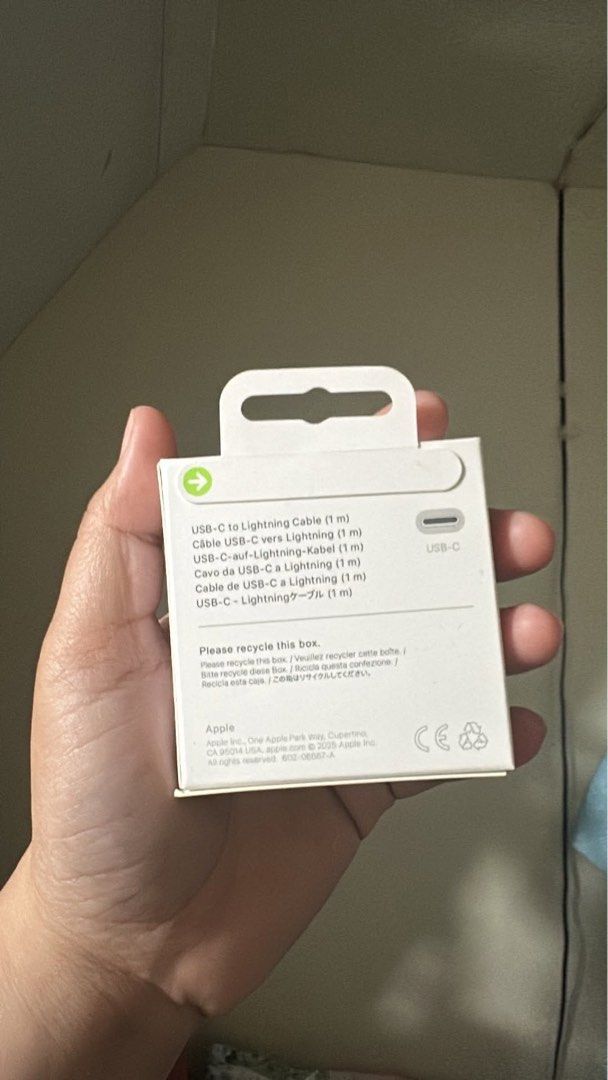 USB-C to Lightning Cable 1m (Category: Chargers & Cables) located in Angeles City. Submitted by inamoanne (Listing ID 1457923738, Image 2). Description: ORIGINAL QUALITY 💯 Direct from the factory‼️ Apple USB-C to Lightning Cable 1m SALE PRICE: ₱600 Meetups: Angeles City — City of San Fernando w/dfee.
