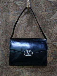 (Category: ) located in . Submitted by azizahthriftshop (Listing ID 1457978556, Image 1). Description: .