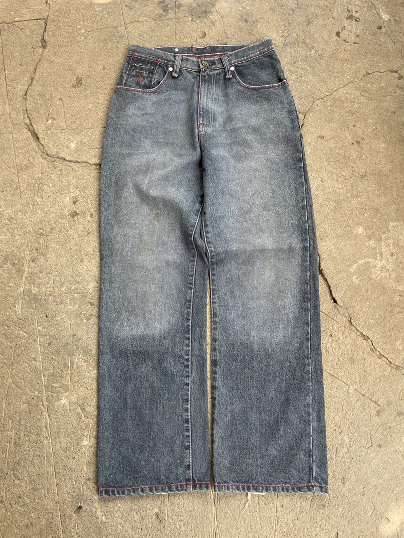 VINTAGE ARTFUL DODGER SKULL (Category: Jeans) located in Roxas City. Submitted by patch_archive (Listing ID 1458010181, Image 2). Description: 🚨VINTAGE ARTFUL DODGER SKULL🚨 🏷️ PRICE : 3800 PHP +SF 📏 ACTUAL DIMENSION USING INCHES 👖 WAIST : 32 👖 LENGTH : 46 👖 THIGH :13 👖 HEM : 10 👖 FLAWS : FLAWS AT THE PIC * MESSAGE ME IF YOU HAVE ANY OTHER QUESTION ABOUT SIZING . 🚚 Local shipping fee ( 70-85 Php) ✈️ International Shipping fee cost “DM” �