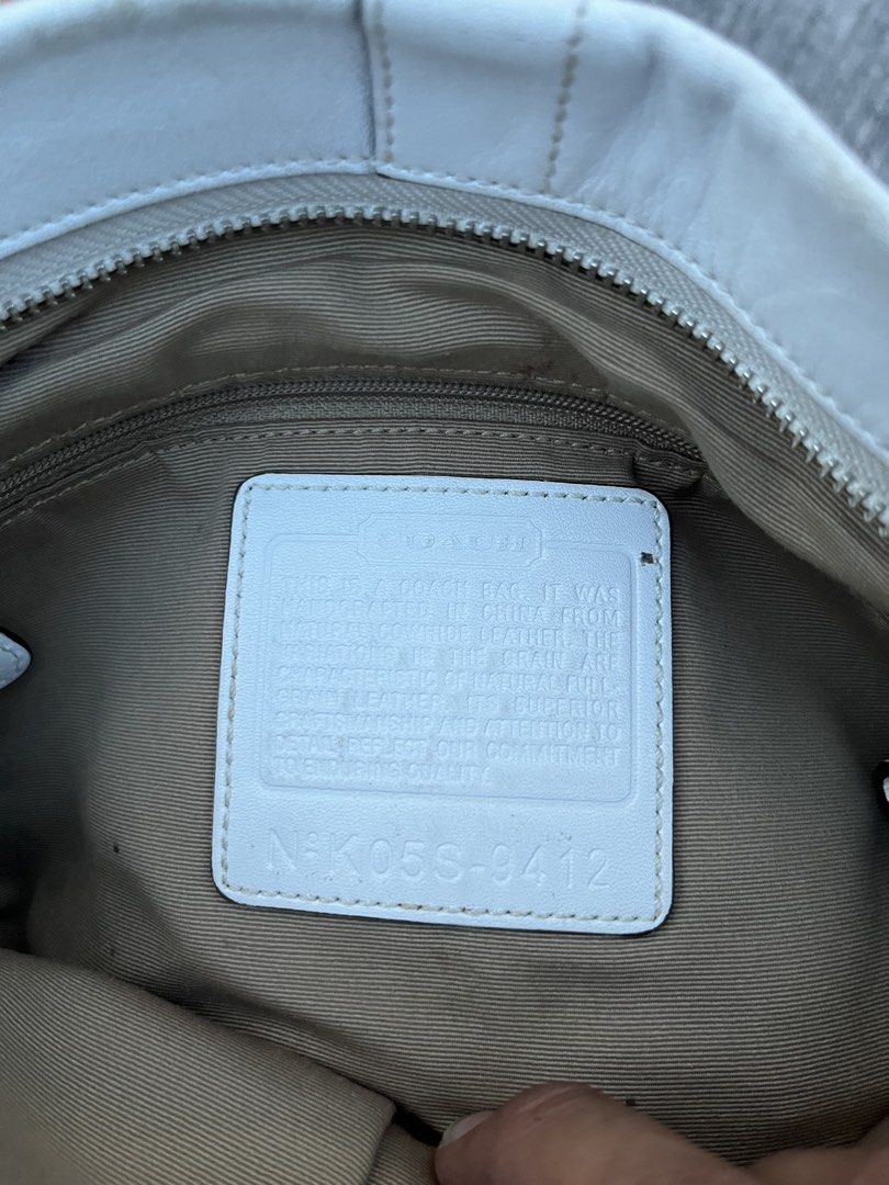 VINTAGE COACH SOHO BAG (Category: Shoulder Bags) located in General Santos City (Dadiangas). Submitted by bornstiborns (Listing ID 1458007768, Image 2). Description: - Stylis - Durable canvas material - Spacious interior - Classic and versatile design.