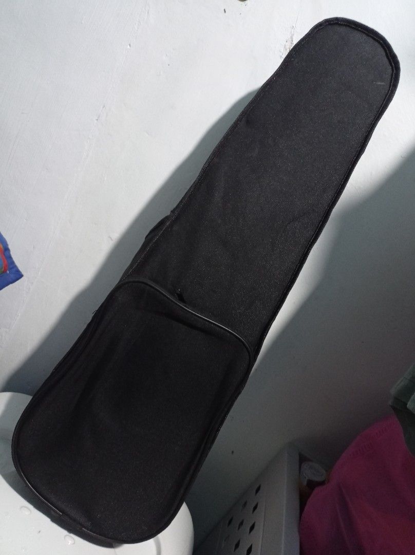 Violin SemiHardcase Japan Case.... (Category: Musical Instruments) located in Quezon City. Submitted by thomasmalapino (Listing ID 1458012560, Image 2). Description: Violin Hardcase 1/4 Original Japan Complete with Sling strap 100% all stock original JAPAN No issues with zippers clean unit Lahat ng Details pls refer to Pictures Still presentable PM DEAL!!!.