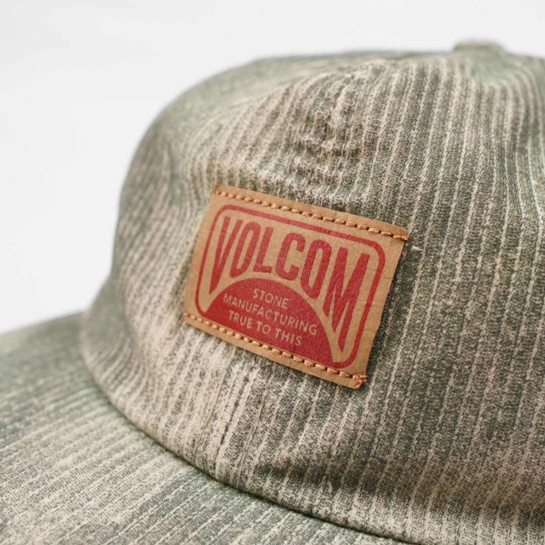 Volcom Snapback Cap - The Classics Yupoong (Category: Caps & Hats) located in Caloocan City. Submitted by jiggyj01 (Listing ID 1458039854, Image 2). Description: - Classic Volcom logo patch on front - Unique faded green and beige corduroy-like texture - Adjustable Yupoong Classics snapback closure - One size fits most.