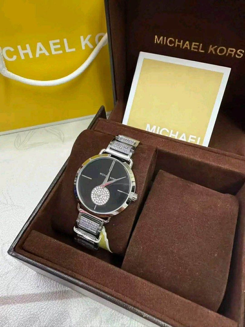 Watch (Category: Luxury Accessories) located in Balayan. Submitted by joy0817_moon (Listing ID 1457943876, Image 3). Description: .