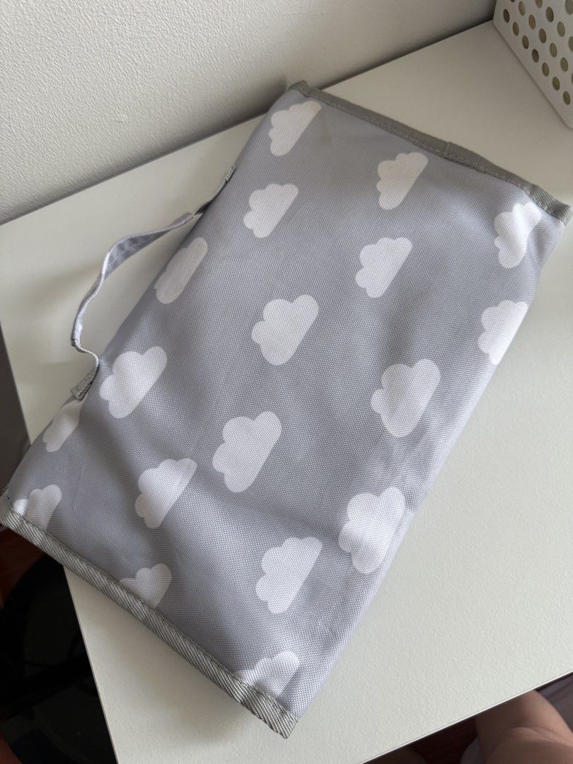 Waterproof Diaper Changing Pad (Category: Changing Mats & Accessories) located in Quezon City. Submitted by klengkerz (Listing ID 1457924674, Image 3). Description: .