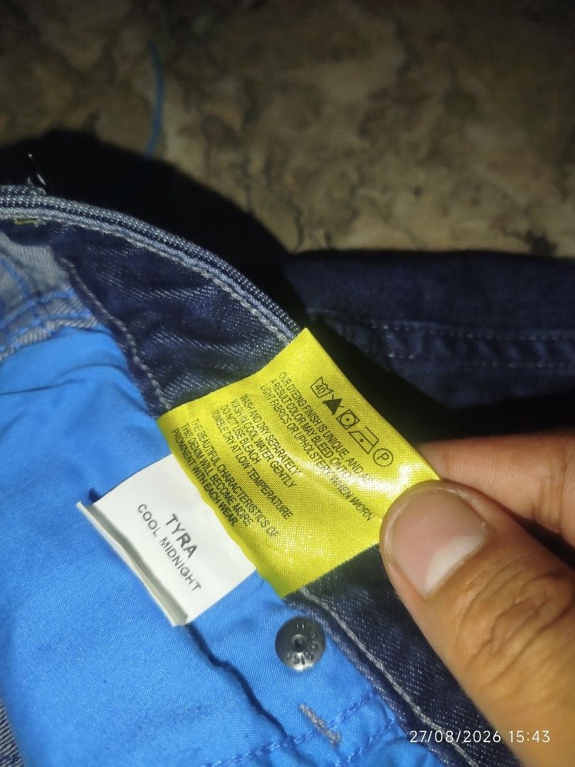 Wrangler Jeans Cool Midnight Denim (Category: Jeans) located in Manila. Submitted by mr.connection (Listing ID 1458091524, Image 3). Description: - Dark wash Wrangler jeans - High-waisted fit - Straight leg cut - Textured denim for a classic look - Versatile for casual wear, pairs easily with any top.