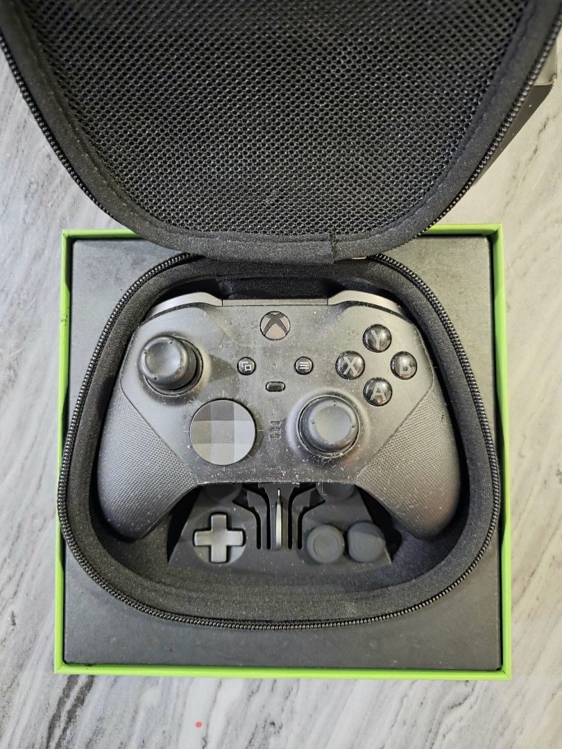 Xbox Elite Series 2 Wireless Controller (Complete) (Category: Controllers) located in Mandaluyong City. Submitted by chan.ningtatum (Listing ID 1457982627, Image 3). Description: For Sale! - Xbox Elite Series 2 Controller - Original box included - Comes with carrying case - Extra thumbsticks provided - All original accessories are present - Ideal for an enhanced gaming experience Good Working Condition. No Issue. Checkouts via Shope e and Laz ada
