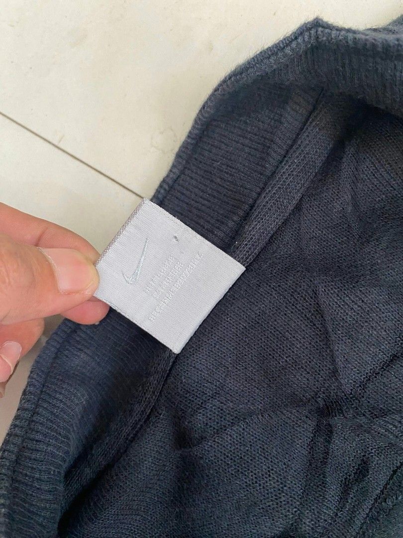 Y2K nike qzip (Category: Hoodies) located in Dagupan City. Submitted by johnny.flips (Listing ID 1458060189, Image 3). Description: 23W 29L excellent condition 9.5/10 color rate.