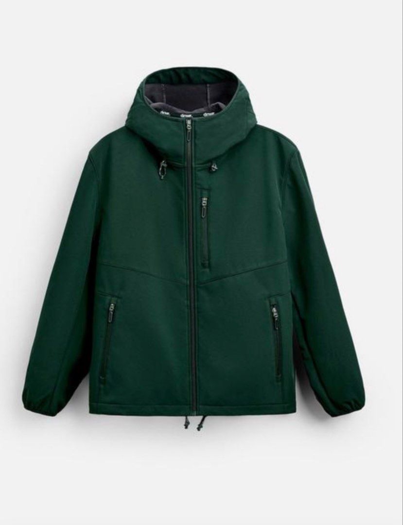 Zara DNWR Green Hooded Zip-Up Technical Jacket for Men (Category: Coats, Jackets and Outerwear) located in San Fernando. Submitted by fastfurious18 (Listing ID 1458051163, Image 1). Description: ZARA HOODED TECHNICAL JACKET (Men) ❤️Like new. Worn ONCE. 📏Size: Euro L, US L, Mex 42 🚚 Shipping c/o buyer 🏷️ P2,000 💯 Authentic. Bought at Zara SM Megamall ✅Green hooded jacket made of compact technical fabric. ✅Hood with adjustable drawstring and lo