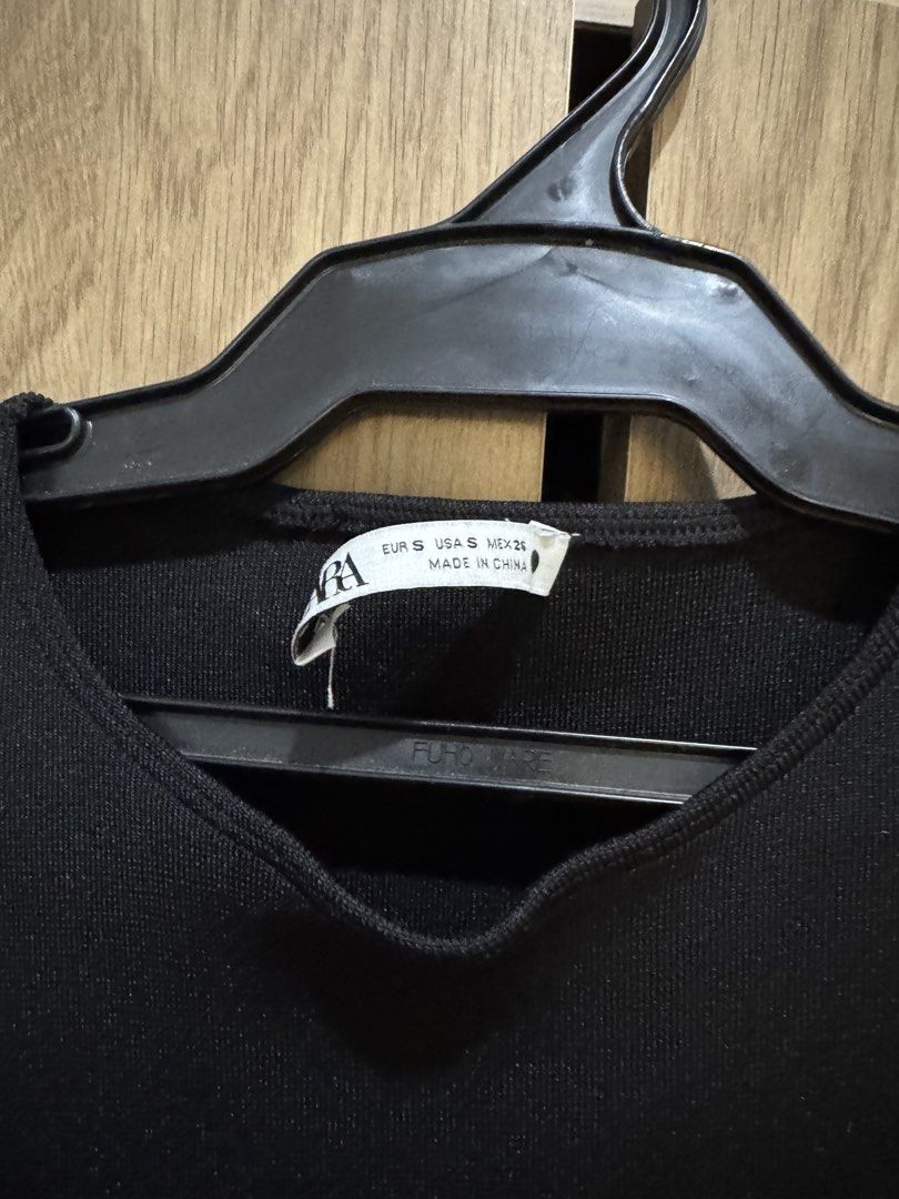 Zara long black dress (Category: Dresses) located in Rizal. Submitted by igarette (Listing ID 1457948781, Image 3). Description: Issue with Tag but can be stitched.
