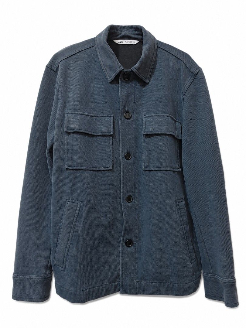 Zara Men's Denim Jacket / Overshirt (Category: Coats, Jackets and Outerwear) located in Lipa City. Submitted by gerardcala51660 (Listing ID 1458071854, Image 1). Description: Zara Men's Denim Jacket / Overshirt Medium on tag Dimensions: 23 inches x 27 inches Excellent condition (thrifted) – Needs wash – Color may vary slightly due to lighting Quality Zara denim jacket in clean slate blue wash. Classic design that pairs easily with any outfit. Str