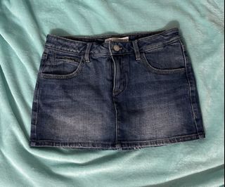 (Category: ) located in . Submitted by hanwardrobe (Listing ID 1458031622, Image 1). Description: .