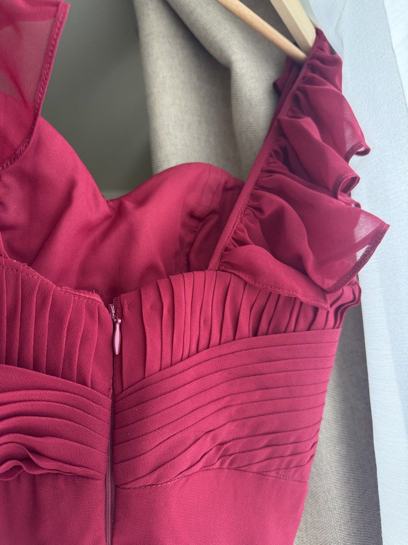 Zeta Wine Red Long Custom Dress (Category: Evening dresses & gowns) located in Quezon City. Submitted by lynylynn (Listing ID 1457927751, Image 3). Description: Used once. Super pretty when worn..