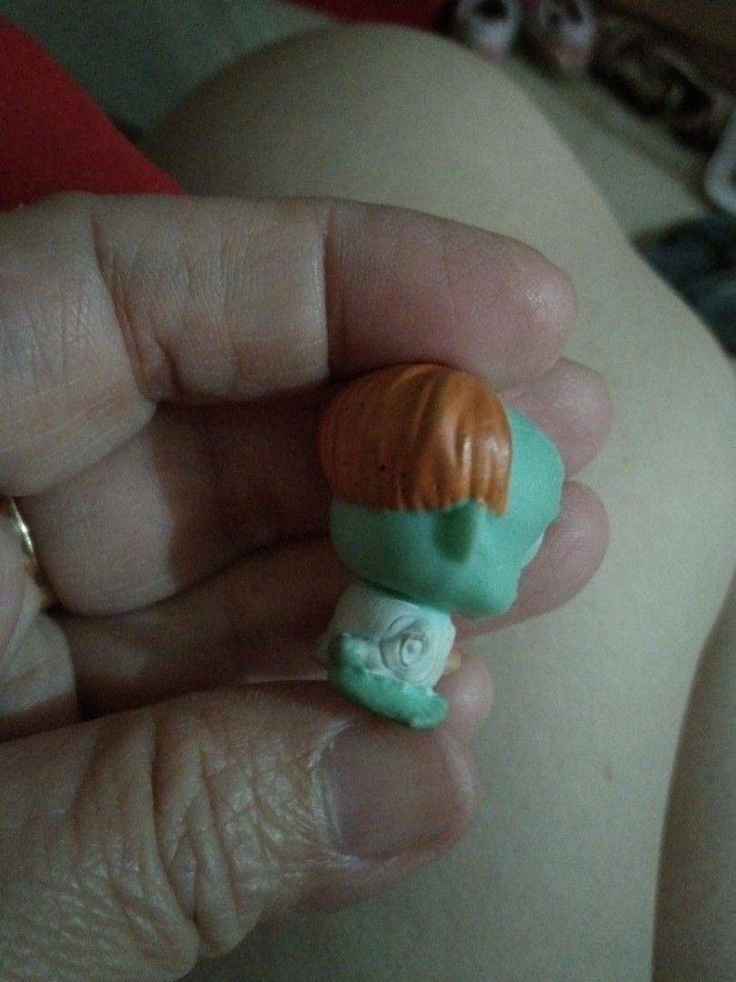 Zombie chef with bread (Category: Designer & Blind Box Toys) located in Quezon City. Submitted by eidorableshop (Listing ID 1457917300, Image 3). Description: .