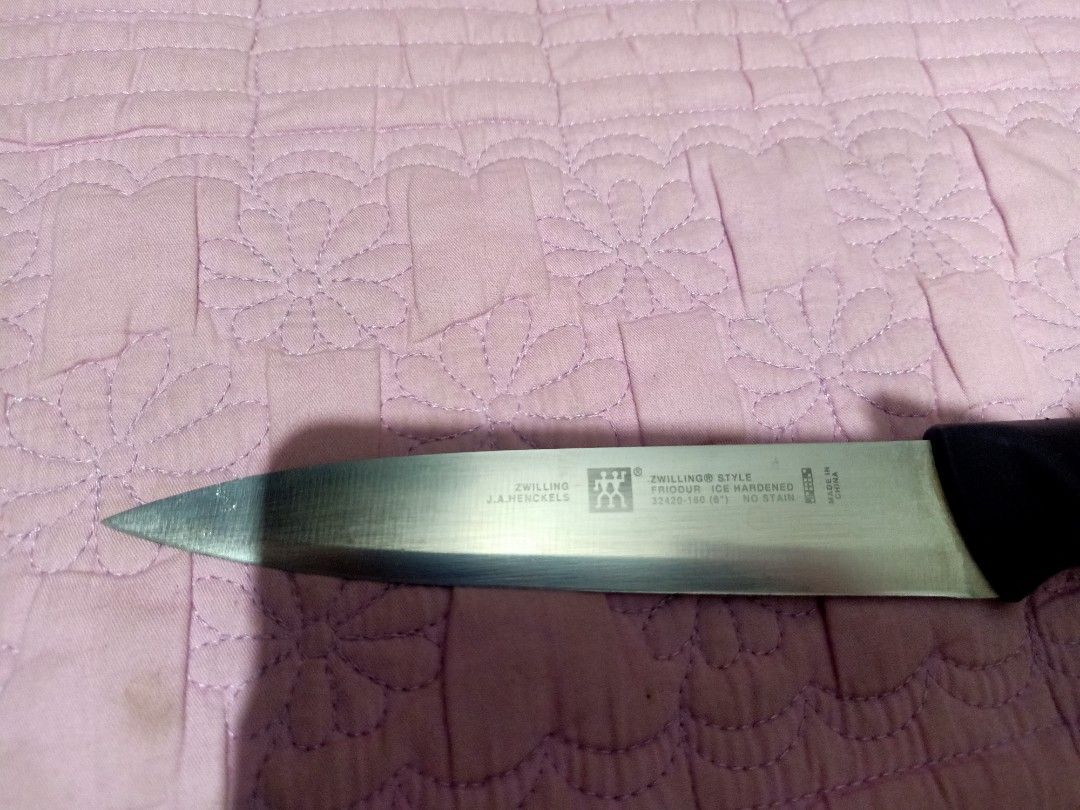 Zwilling j.a henckel knife (Category: Knives & Chopping Boards) located in Pasig City. Submitted by urdal01 (Listing ID 1458046626, Image 2). Description: zwilling j.a henckel knife goodcondition/surplus made in china sharp.