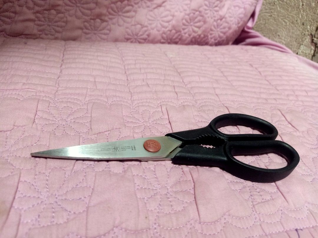 Zwilling j.a henckels scissors (Category: Dinnerware & Cutlery) located in Pasig City. Submitted by urdal01 (Listing ID 1458028079, Image 2). Description: zwilling j.a henckels scissors goodcondition/surplus made in germany sharp.