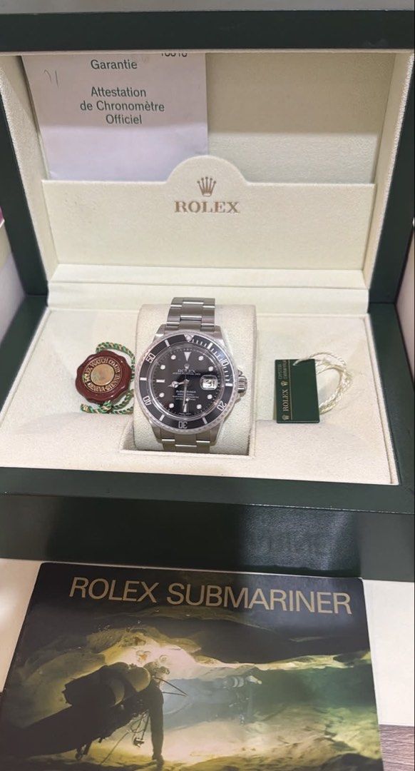 2004 Rolex Submariner Complete Set (Category: Luxury Watches) located in Manila. Submitted by lkp2026 (Listing ID 1458158442, Image 1). Description: 2004 ROLEX SUBMARINER 16610 RARE COMPLETE SET • Complete Set — Box, Papers, Tags & Booklet • Comes with the bezel guard • Double Box 💰 Price: ₱598,000 Only 📍 Meet-up: Greenhills 🔍 Authentication welcome at buyer’s preferred reputable watch shop. Serious buyers only. PM for more photos and details.