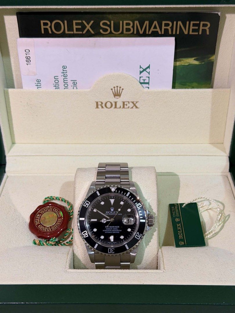 2004 Rolex Submariner Complete Set (Category: Luxury Watches) located in Manila. Submitted by lkp2026 (Listing ID 1458158442, Image 3). Description: 2004 ROLEX SUBMARINER 16610 RARE COMPLETE SET • Complete Set — Box, Papers, Tags & Booklet • Comes with the bezel guard • Double Box 💰 Price: ₱598,000 Only 📍 Meet-up: Greenhills 🔍 Authentication welcome at buyer’s preferred reputable watch shop. Serious buyers only. PM for more photos and details.