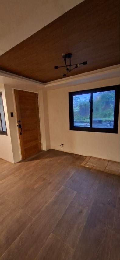 2 BEDROOM APARTMENT (Category: Oral Care) located in Makati City. Submitted by casa_bella_934 (Listing ID 1458119902, Image 3). Description: 🏠 FOR RENT: 2-BEDROOM APARTMENT 📍 Quezon Hill Road 2, Baguio City 🛏️ 2 Bedrooms 🚿 1 Bathroom with Hot & Cold Shower 🌆 Balcony 🅿️ Parking Available 💡No Condo Dues 🐾 No Pets Allowed 🛋️ INCLUSIONS 🛏️ Bed Frames + 2 Foams 🌬️ Ceiling Fan 🚿 Water Heater 🍽️ Dining Set 📋 LEASE TERMS 📆Minimum Lease: 1 