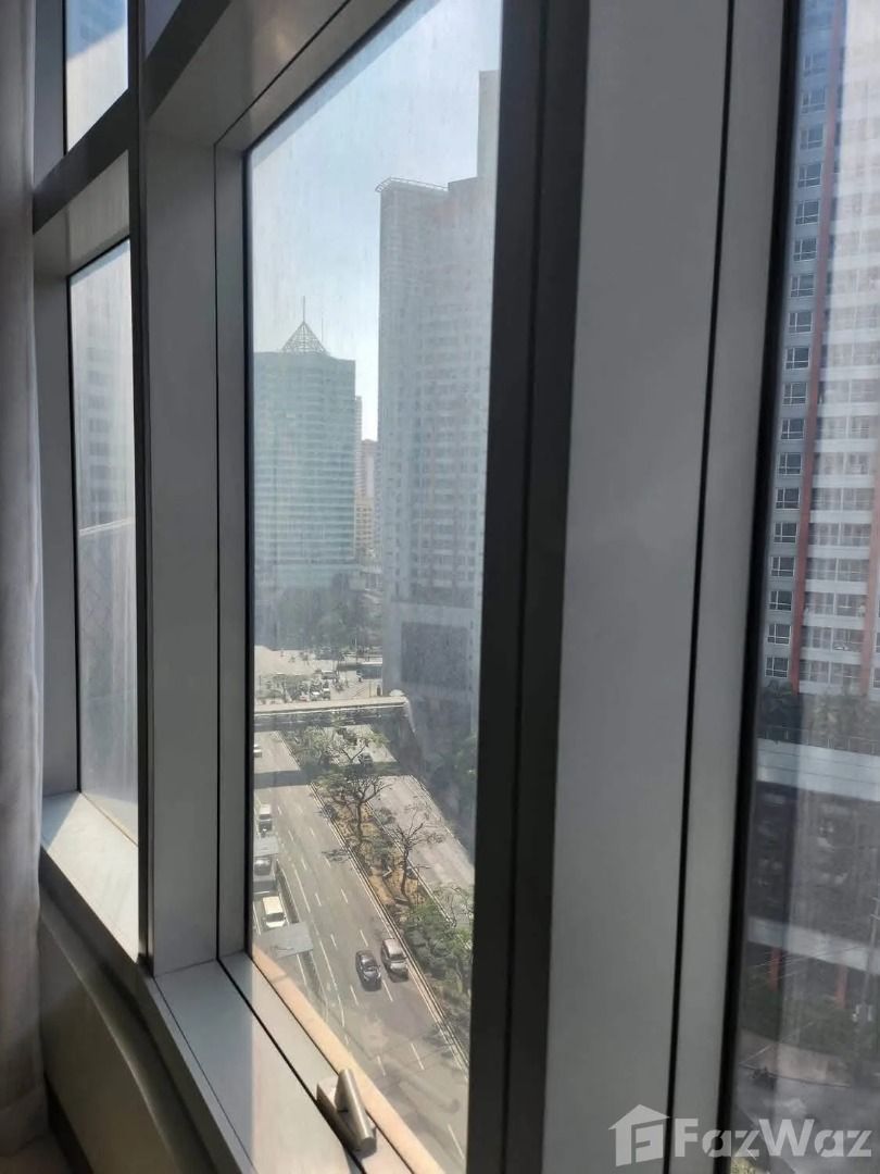 3 Bedroom Condo for rent at One Central (Category: Apartments & Condos) located in Makati City. Submitted by propertyproph (Listing ID 1458162749, Image 2). Description: 🏙️ For Rent – Spacious 3BR Condo at One Central, Makati Experience comfortable city living in this spacious 131 sqm 3-bedroom residence at One Central Makati. Offering generous living space and a practical layout, this property is ideal for families, professionals, or executives