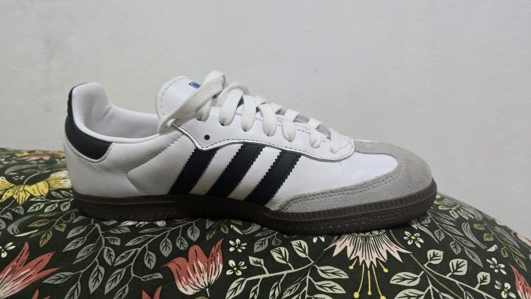 Adidas Samba (Category: Sneakers) located in Quezon City. Submitted by joyce_ma.28 (Listing ID 1458221063, Image 1). Description: ORIGINAL Adidas Samba US: 6.5 CHN: 240 PH SIZE: 24CM w/o box 2-3 Times lang nagamit Reason for Selling - medyo masikip 4.5K negotiable.