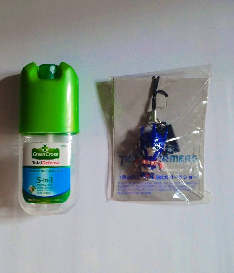 Animé Keychains Transformers (Category: Character Goods) located in Taguig. Submitted by t.o.t.g.a (Listing ID 1458285912, Image 1). Description: Animé Keychains Transformer Authentic P150 - 💯 Authentic - Good as new - Optimus Prime Loc : Upper Bicutan, Taguig Pin 📌 : Blk 88 D'Toppers Café Kayo po magbo-book ng rider ninyo for pick up then after ma check nung rider ninyo ang items, dun pa lang po kayo magse send ng payment. Pwede walk in sa add