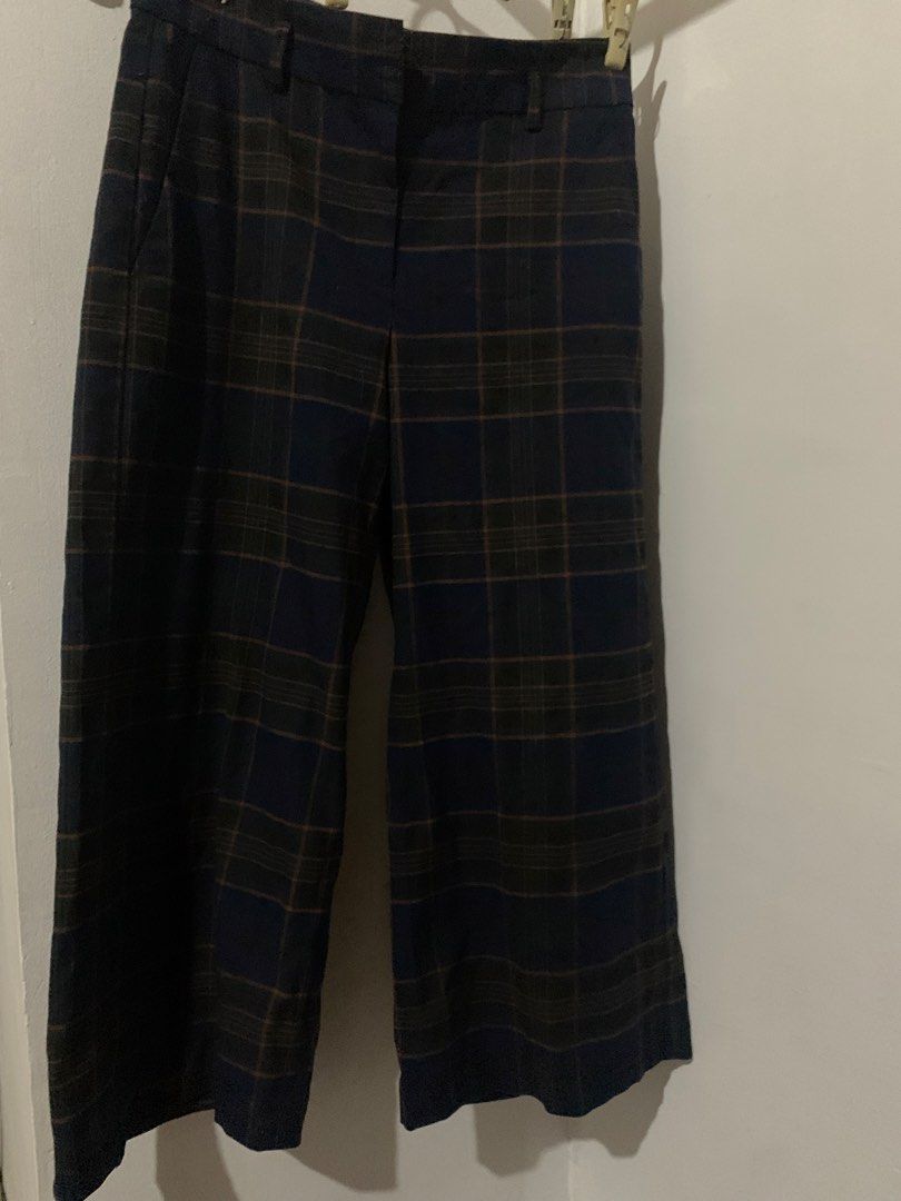 Anne Taylor trouser pleated (Category: Jeans) located in Manila. Submitted by spaceshop12345 (Listing ID 1458294109, Image 1). Description: .