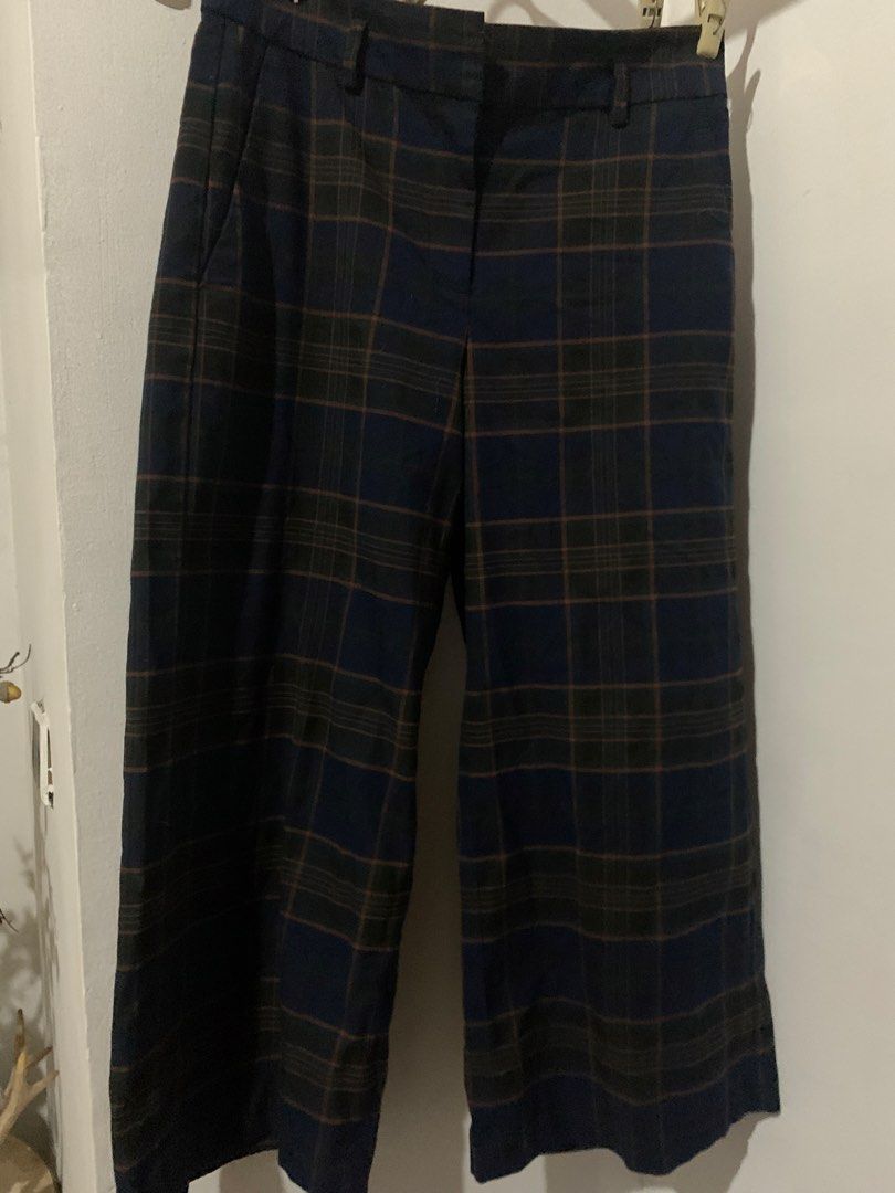 Anne Taylor trouser pleated (Category: Jeans) located in Manila. Submitted by spaceshop12345 (Listing ID 1458294109, Image 2). Description: .