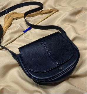 (Category: ) located in . Submitted by domingthriftclothes (Listing ID 1458148696, Image 1). Description: .