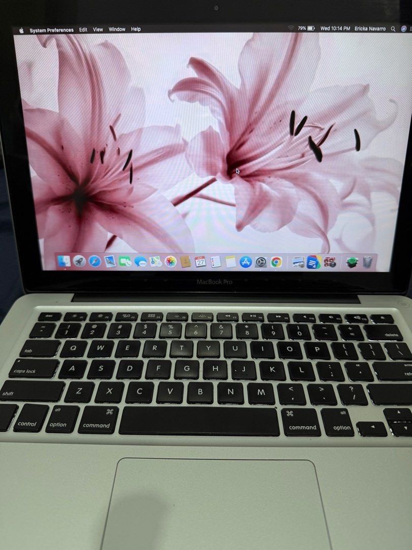Apple Macbook Pro 2012 13” (Category: Laptops & Notebooks) located in Sorsogon. Submitted by studybee (Listing ID 1458265118, Image 2). Description: - still works great! - bought here from carousell - good for burning cd’s and dvd’s (that’s what i used it for) - rfs: letting go of my retro tech collection kasi no space :( loc: qc.