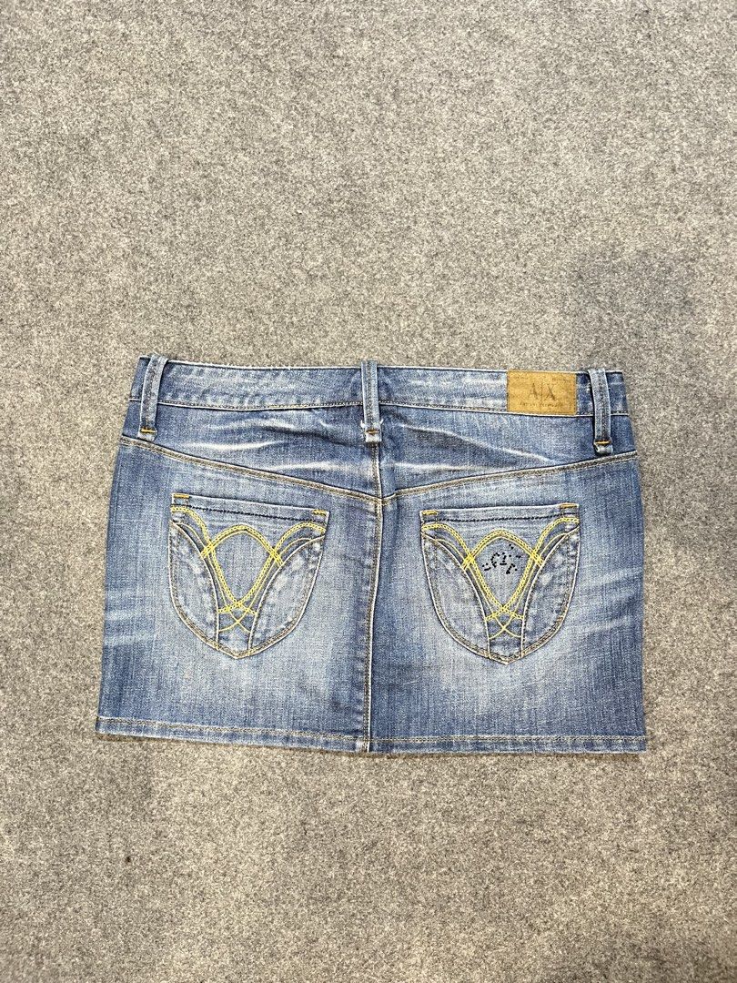 Armani Exchange Mini Skirt (Category: Skirts) located in Cebu City. Submitted by yodids_novachrono (Listing ID 1458262451, Image 2). Description: .