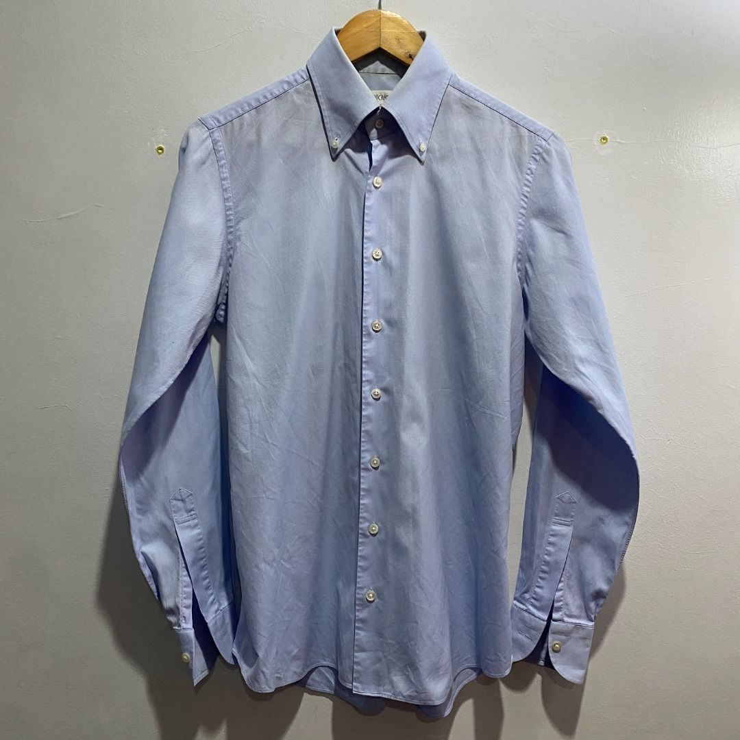 Ascot Chang Thomas Mason BD Shirt M (Category: Formal Shirts) located in Antipolo. Submitted by bentakahitanoano (Listing ID 1458168924, Image 2). Description: Premium light blue dress shirt from Ascot Chang, constructed using world-renowned shirting fabric from the historic English mill Thomas Mason. Still in good condition Best fit medium Pit to pit 20.5 Length 28 In 2019, Ascot Chang celebrated its heritage and partnerships with iconic mills l