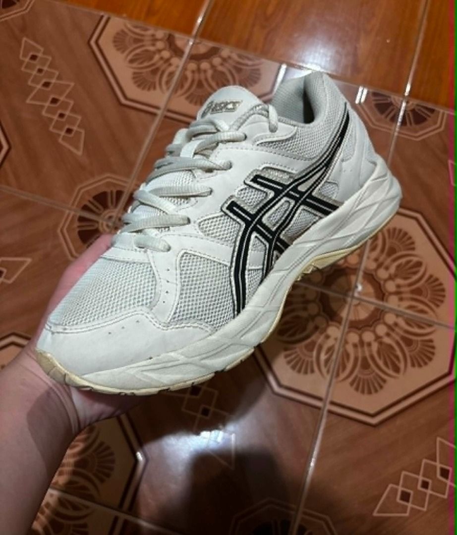 ASICS Gel-Contend Cn Shock Absorption 'Beige' (Category: Sneakers & Footwear) located in Davao. Submitted by marjonhdavin (Listing ID 1458128404, Image 3). Description: FOR SALE! 550 only + shipping fee (If outside Davao City) ASICS Gel-Contend Cn Shock Absorption 'Beige' Size: 7US | 40EURO Condition: Verygood (Need wash) Issue: 1 small hole and removable dirt (see last pic).
