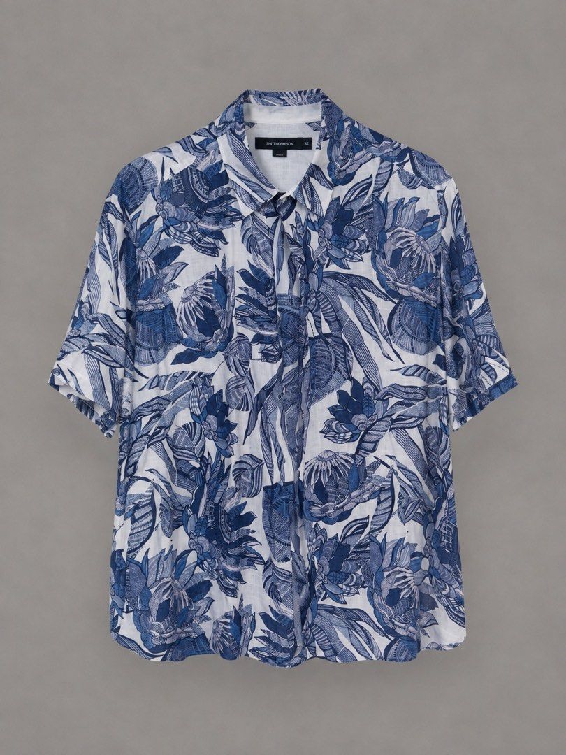 Authentic Jim Thompson Floral Linen Polo (Category: Tshirts & Polo Shirts ) located in Manila. Submitted by socalkid (Listing ID 1458127430, Image 1). Description: Jim Thompson Floral Linen Polo (Blue) Size: XXL 24.5 x 32 Made in Thailand ✅ Like new, used once 💯% Authentic 💵 Price slightly negotiable 🛵 On-hand | Ready to ship ⚠️ Free shipping for purchases of two or more items.
