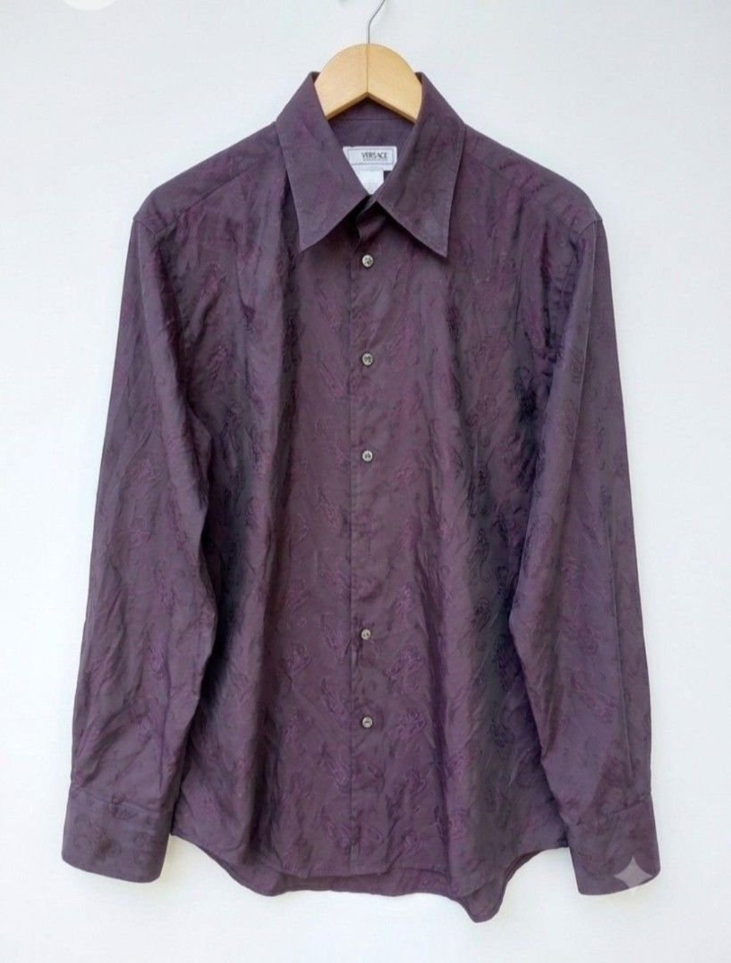 AUTHENTIC VESACE JACQUARD BUTTON DOWN, Original Price Php 91,000 (Category: Luxury Apparel) located in Magalang. Submitted by itskate_cc (Listing ID 1458125613, Image 2). Description: Actual size using inches Armpit to Armpit/22.5 Lenght/32 fittings is XL Excellent Condition, Issue:0 Message if you have any other question about sizing. We do shipping nation wide I'm also open for video call so that you can see the item you 're interested to buy. 