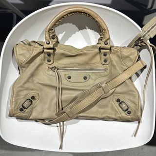 (Category: ) located in . Submitted by chic.botique (Listing ID 1458220715, Image 1). Description: .