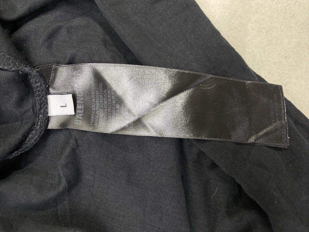 Balenciaga planet earth distress (Category: Tshirts & Polo Shirts ) located in Manila. Submitted by ercmrsmam (Listing ID 1458234346, Image 3). Description: BALENCIAGA PLANET EARTH DISTRESSED W23 L29 Minimal scratch on print Color may vary due to lighting Need wash Dm if interested 📩 will be posted on my carousell acc⬇️ Check out ercmrsmam listings on #Carousell: https://carousell.app.link/mu0SnqUHP3b 📍baclaran paranaque metro manila 🛵jnt/lala