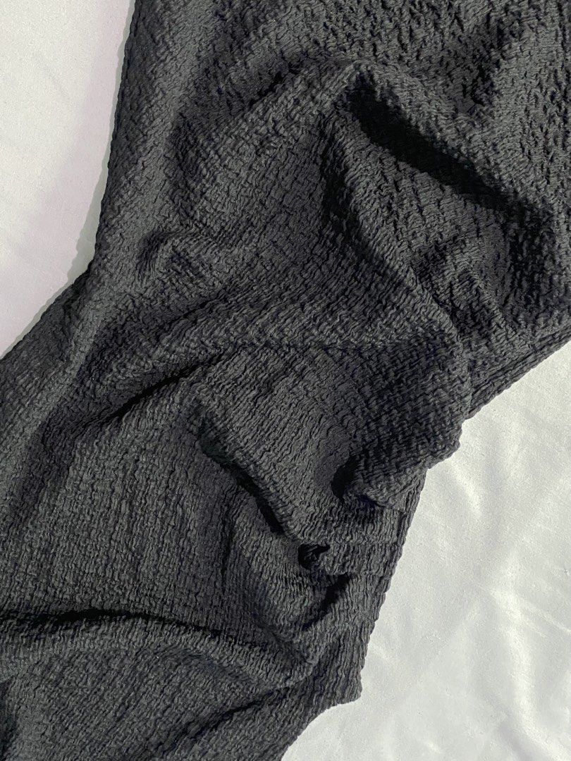 Black Bodycon Dress with Ruching (Category: Dresses) located in Manila. Submitted by klnjjo (Listing ID 1458128139, Image 2). Description: never used this.