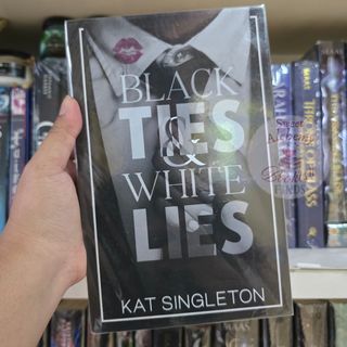 (Category: ) located in . Submitted by sweetalchemybookishfinds (Listing ID 1458173959, Image 1). Description: .