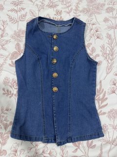 (Category: ) located in . Submitted by lovelovecloth (Listing ID 1458260794, Image 1). Description: .